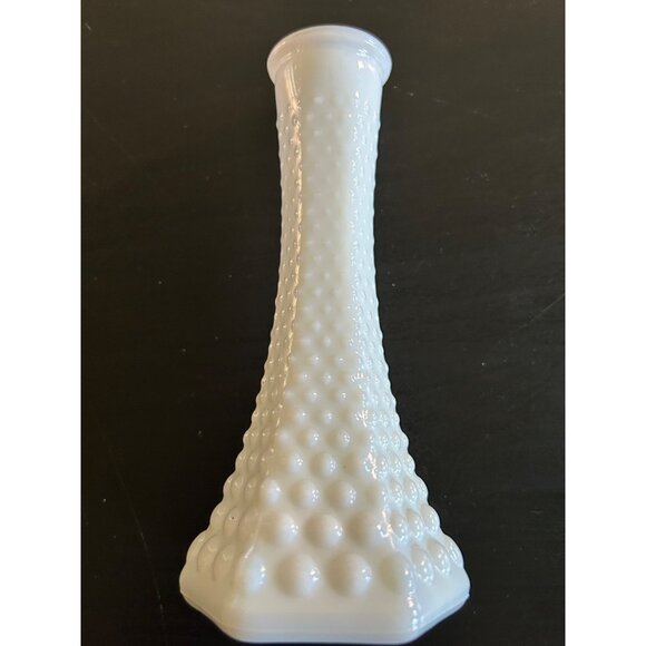 Hobnail Milk White Small Glass Bud  Vase Vintage Collectible Deco - Picture 4 of 6